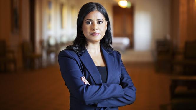 Nadja Awad är riksdagsledamot och Vänsterpartiets talesperson för äldreomsorg och funktionsrätt.