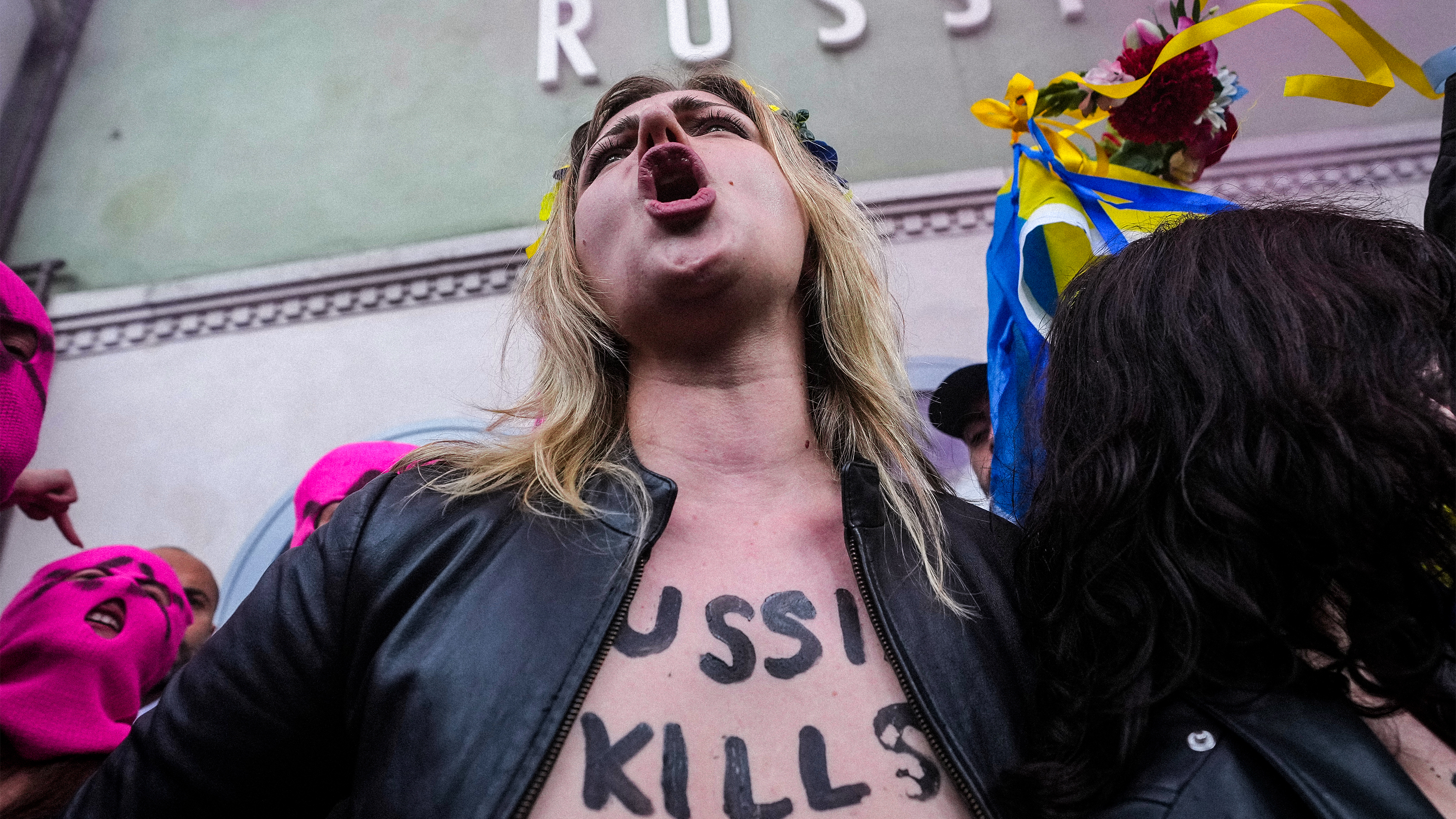 Pussy Riot skapade rubriker när aktivister protesterade mot beslutet att låta Ryssland medverka vid biennalen.