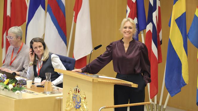 Islands utrikesminister Þorgerður Katrín Gunnarsdóttir under Nordiska rådets session i riksdagen 2025. Gunnarsdóttir är partiledare för det liberala partiet Viðreisn – ”Rennässans”.