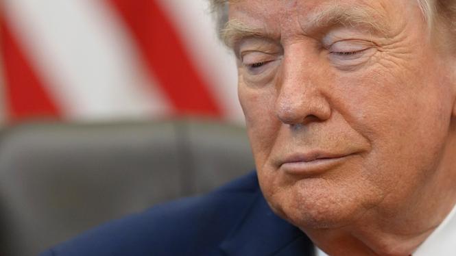 Trump ger nytt löfte om fred i Irankriget. 
