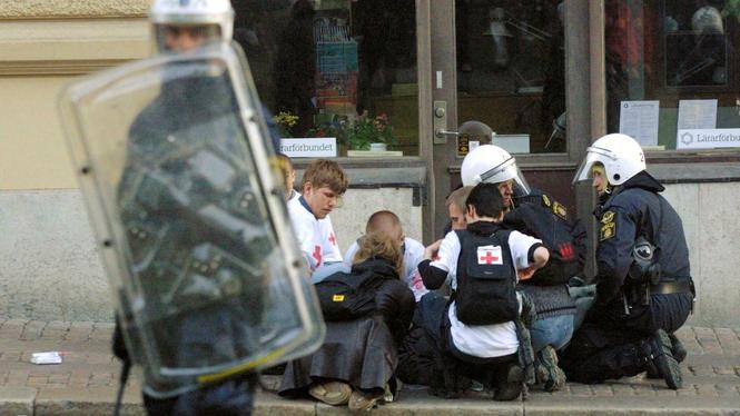 Aktivist skjuten under kravaller i Göteborg. I samband med EU-toppmöte i Göteborg.