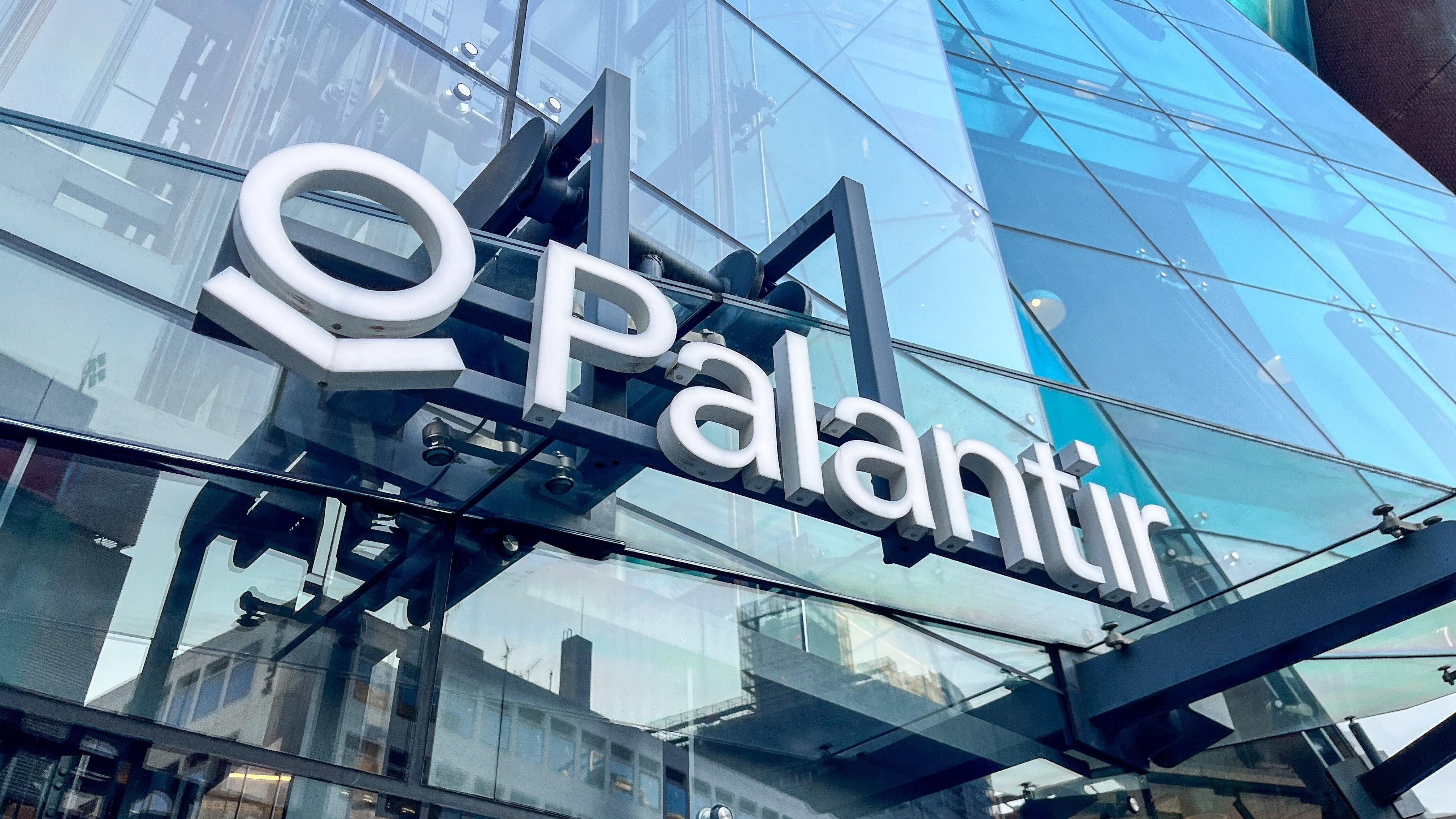 Spionteknikbolaget Palantir får återkommande stark kritik.