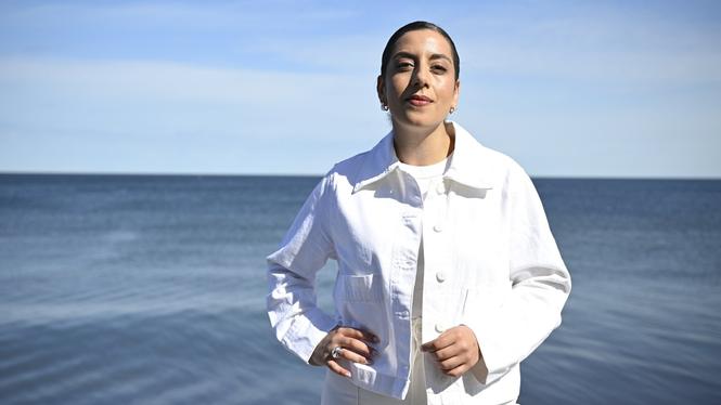 Liberalerna partiledare Simona Mohamsson (L) fotad tidigt på tisdagen i Visby.