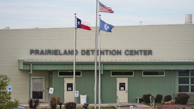 Protestaktionen gjordes utanför Ice-centret The Prairieland i Alvarado, Texas.