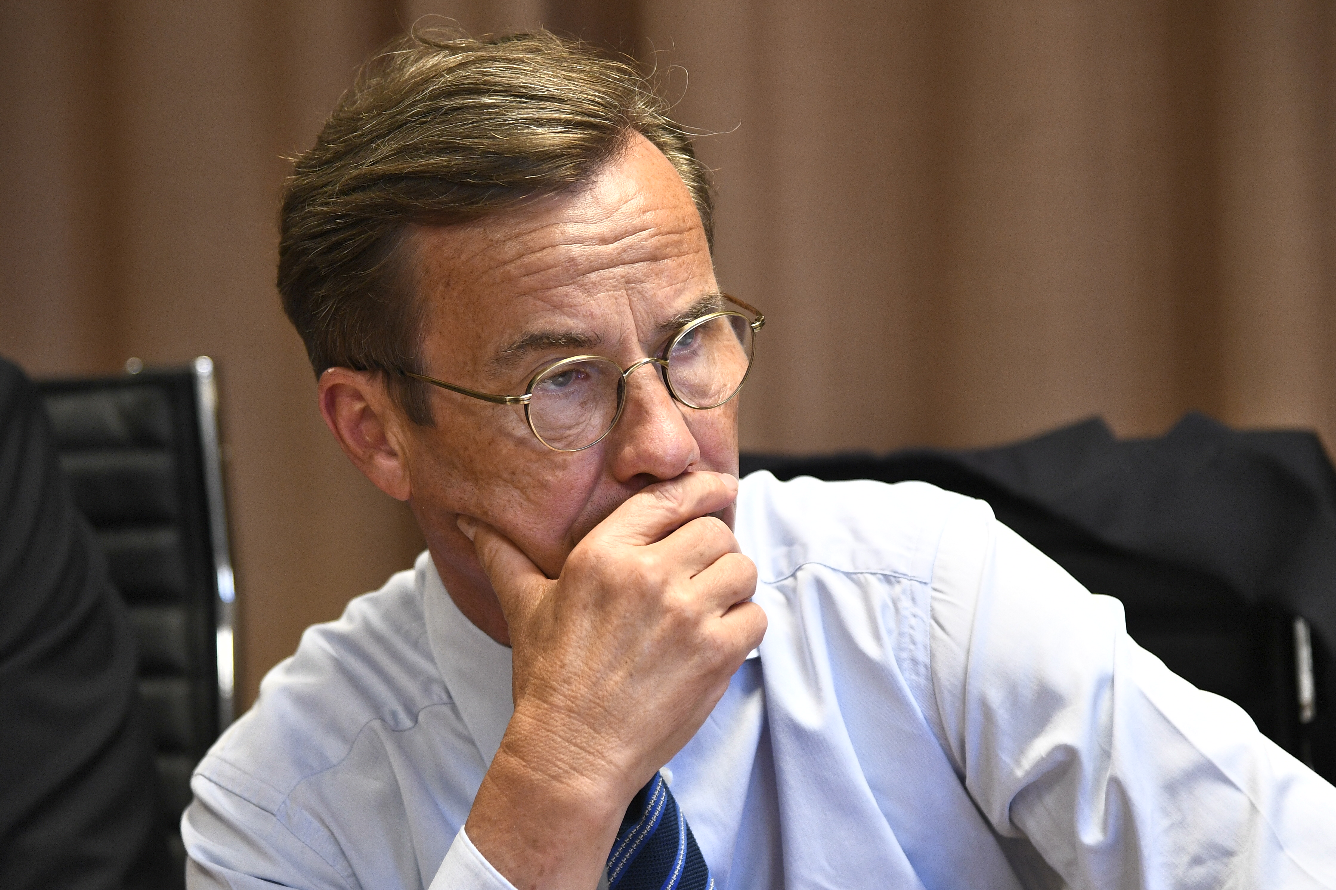 Statsminister Ulf Kristersson (M) debatterade mot forskaren och författaren John Lapidus, som har undersökt hur vården påverkas av privata sjukvårdsförsäkringar. 