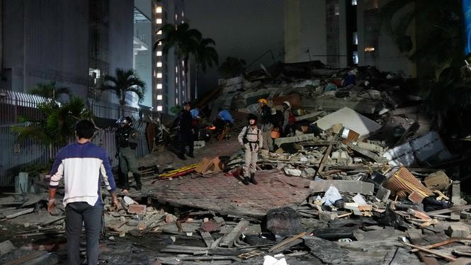 Skadorna är omfattande i Caracas, Venezuela, där en av jordnävningarna ägde rum. 