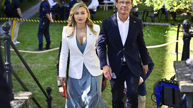 Statsminister Ulf Kristersson (M) och energi- och näringsminister Ebba Busch (KD) inför pressträffen om kärnkraft.