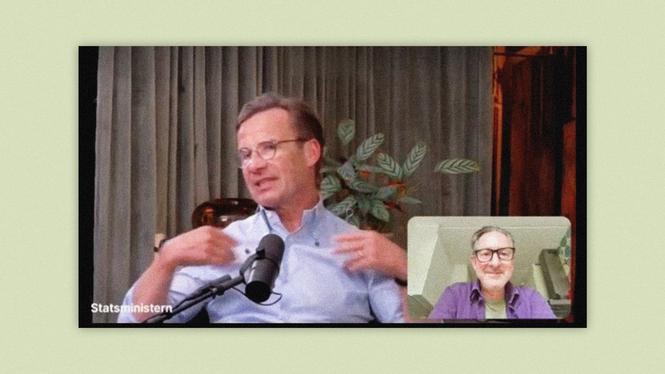 Forskaren John Lapidus samtalar med Ulf Kristersson i ”Ring statsministern”. Den senare tycks inte vara nöjd med diskussionen.