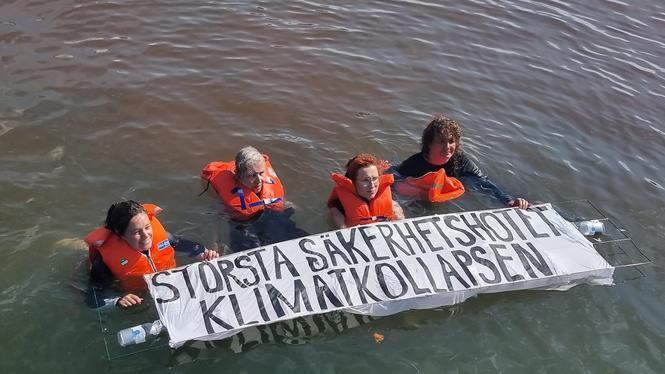 Leandra Caldarulo, Maria Palselius, Tatjana Boric Persson och Esther Hauer under aktionen i Visby.