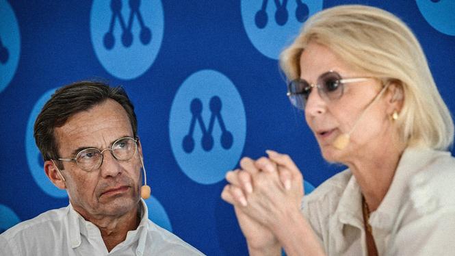 Statsminister Ulf Kristersson (M) och finansminister Elisabeth Svantesson (M) slår ur underläge när partiet håller sin dag i Almedalen.