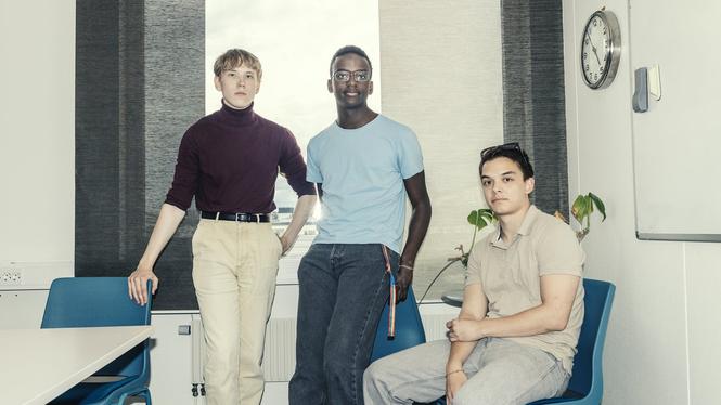 Sixten, 20, Adrian, 19, och Lucius, 19, har flera saker gemensamt, men en av dem är att de vill sluta jämföra sig med andra.