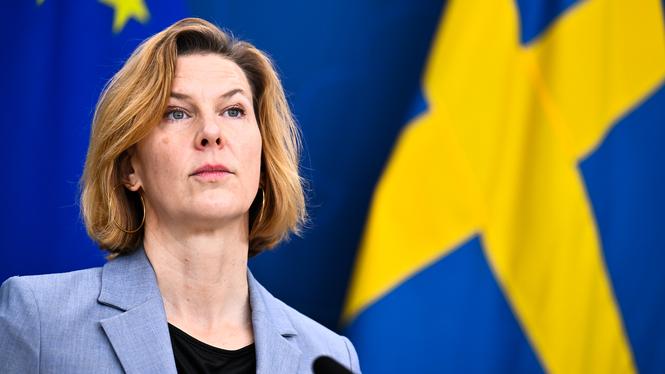 Jämställdhetsminister Nina Larsson (L). 
